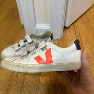 COPY - COPY - Veja leather Velcro shoes